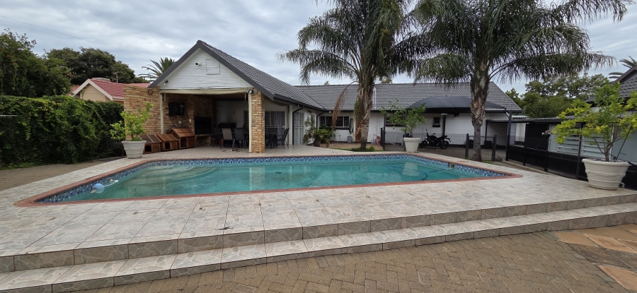 4 Bedroom Property for Sale in Monument Heights Northern Cape